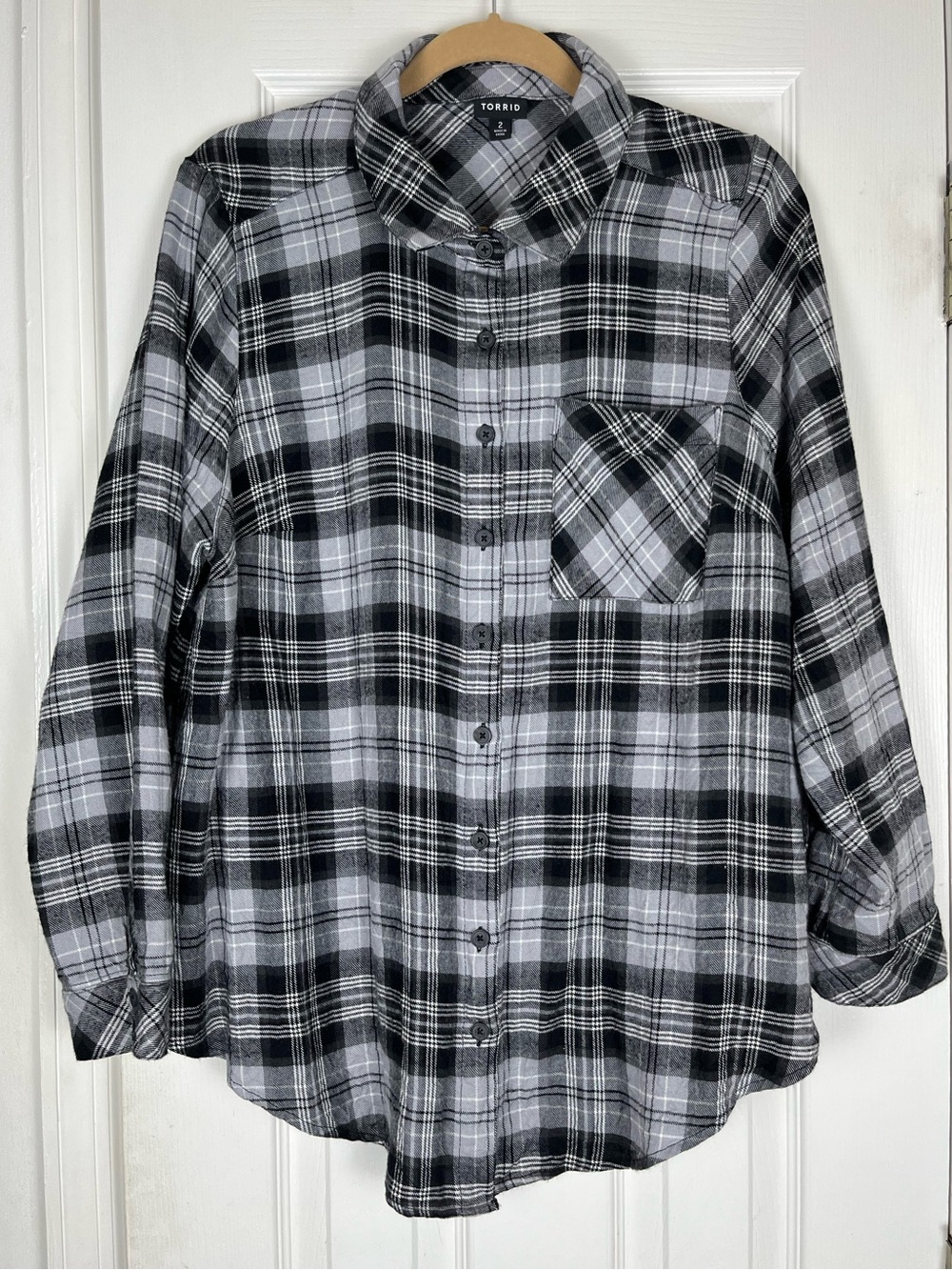 Torrid Gray Black Plaid Flannel Button Up Shirt Sz 2 Ultra Soft Cozy